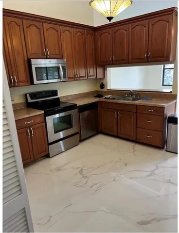 $2,800 | 12449 Guilford Way, Wellington, FL 33414