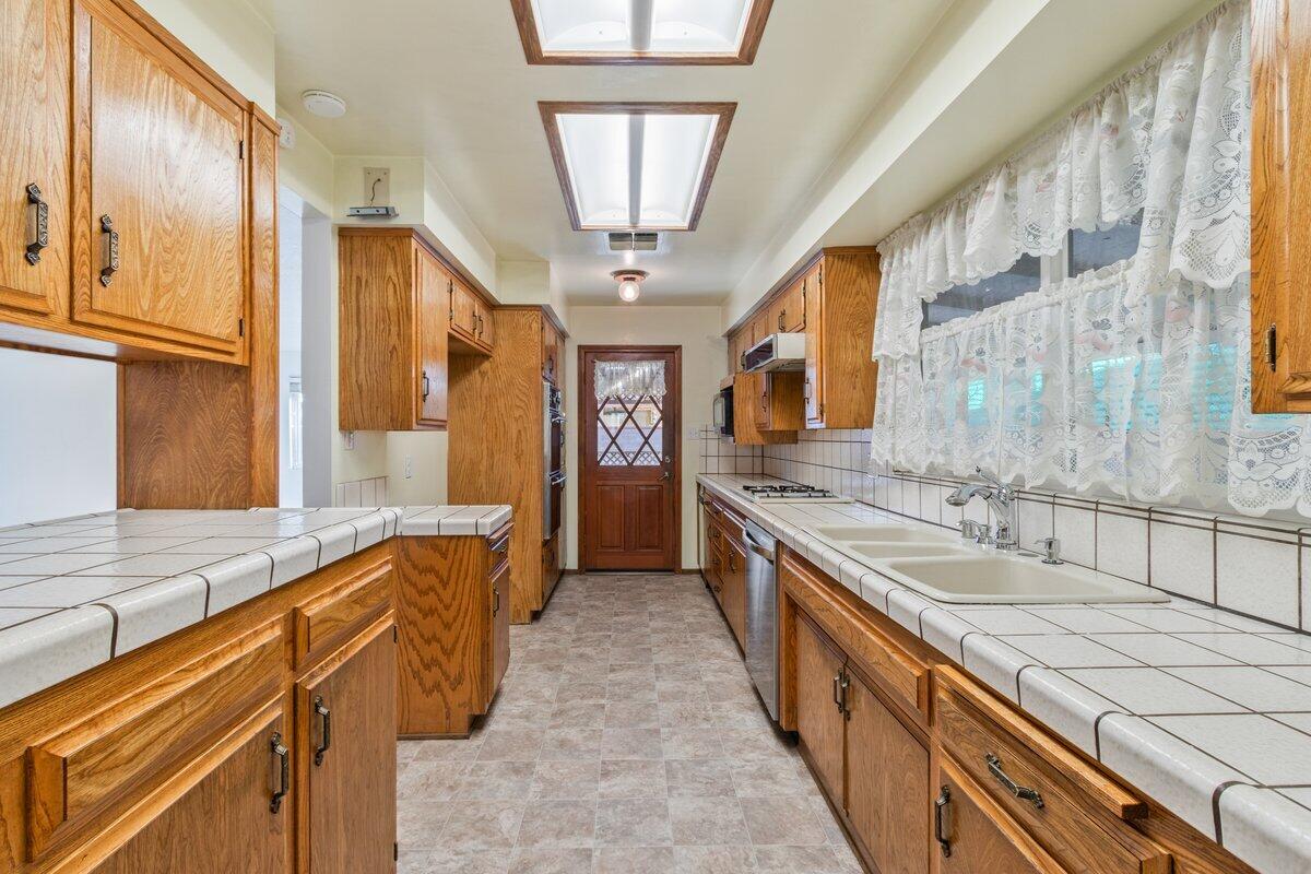 1150 West Ave J-13 Lancaster, CA 93534 - Photo 12 of 34 IMG_2636