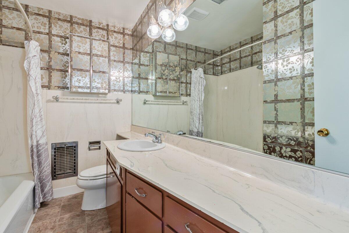 1150 West Ave J-13 Lancaster, CA 93534 - Photo 18 of 34 IMG_2600