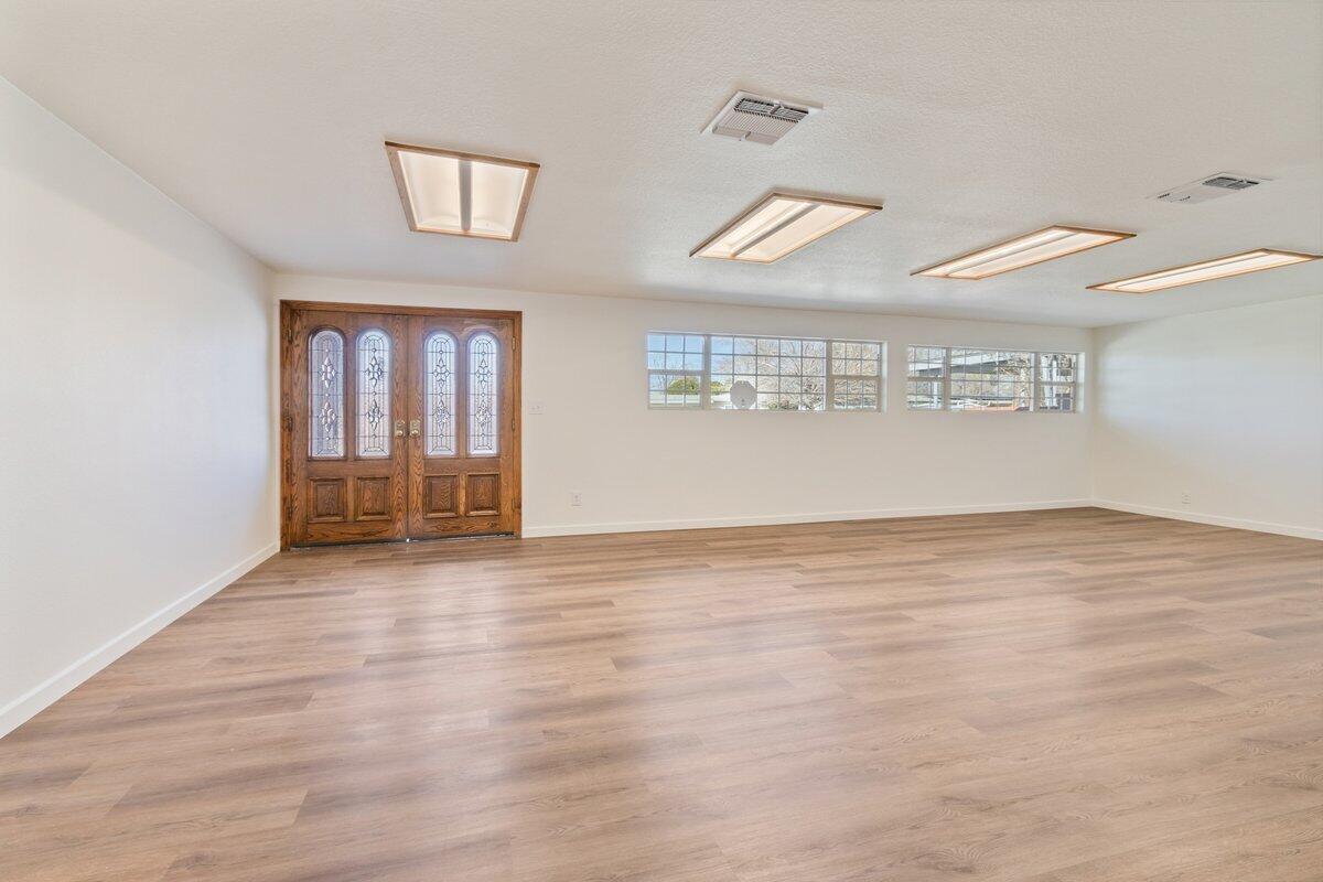 1150 West Ave J-13 Lancaster, CA 93534 - Photo 5 of 34 IMG_2585