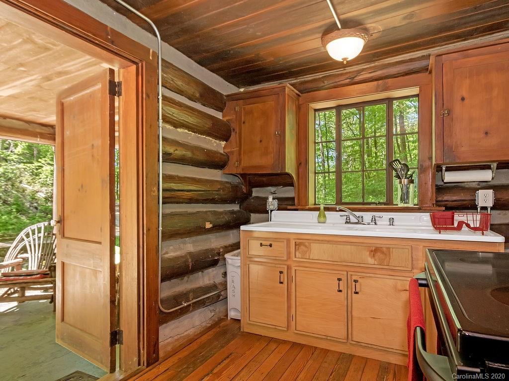 315 Shoals Falls Road Hendersonville, NC 28739 - Photo 21 of 47