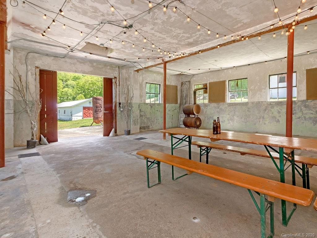 315 Shoals Falls Road Hendersonville, NC 28739 - Photo 36 of 47 a lobby with furniture and window