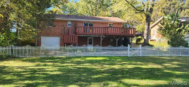 $230,000 | 15 Englewood Drive, Swansea, IL 62226