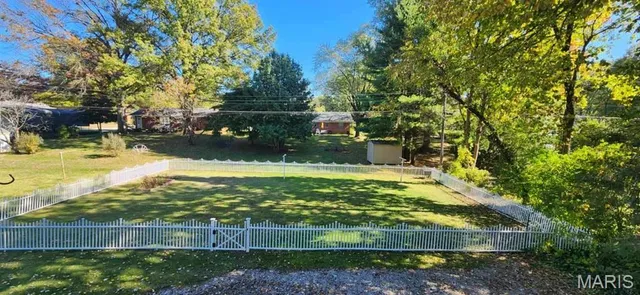 $230,000 | 15 Englewood Drive, Swansea, IL 62226