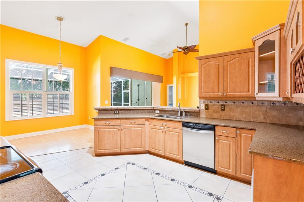 4924 Willow Ridge Terrace Valrico, FL 33596 - Photo 12 of 29 Gallery Image 12