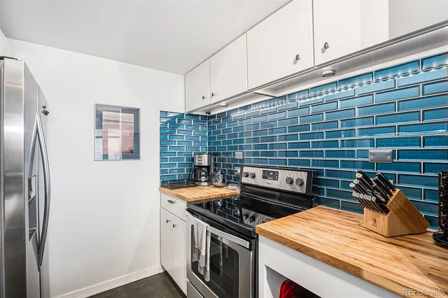 a bed room with a bed and a closet