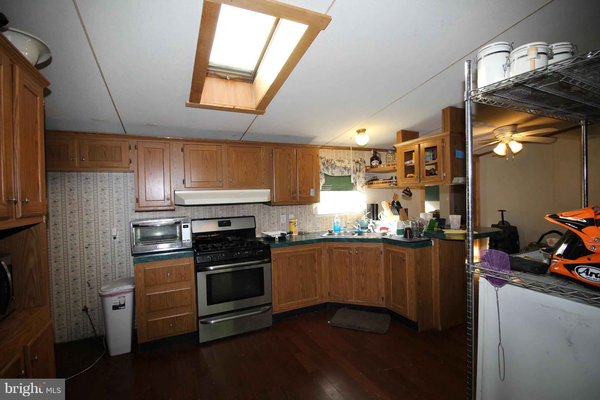 2178 Cecilton Warwick Road Warwick, MD 21912 - Photo 19 of 28 Kitchen with Skylight