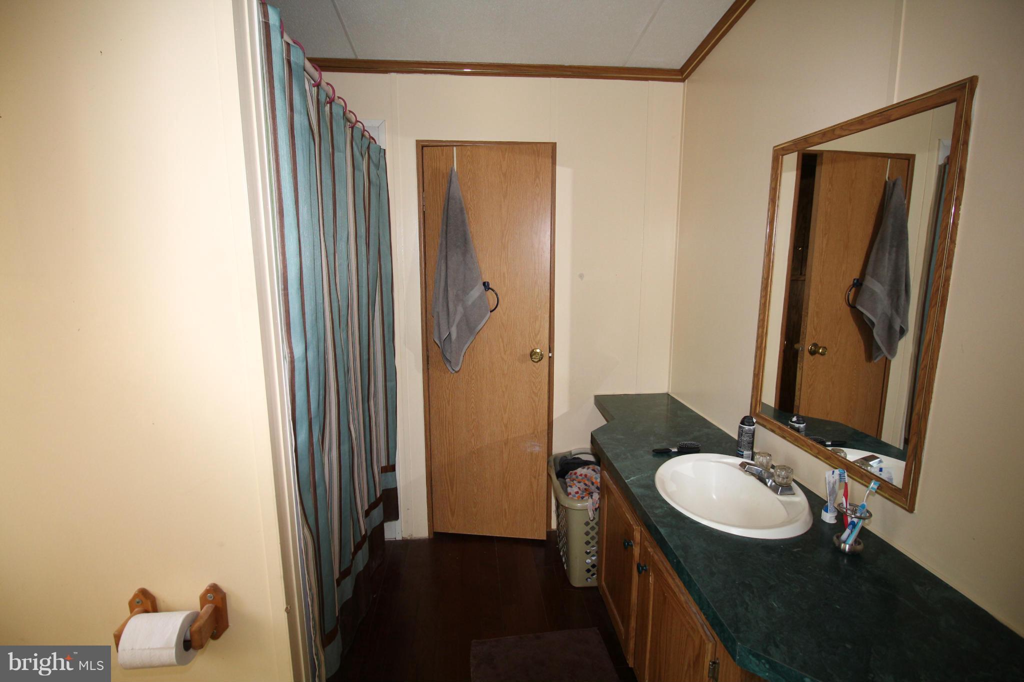 2178 Cecilton Warwick Road Warwick, MD 21912 - Photo 24 of 28 Bath has access to the Hallway as well.