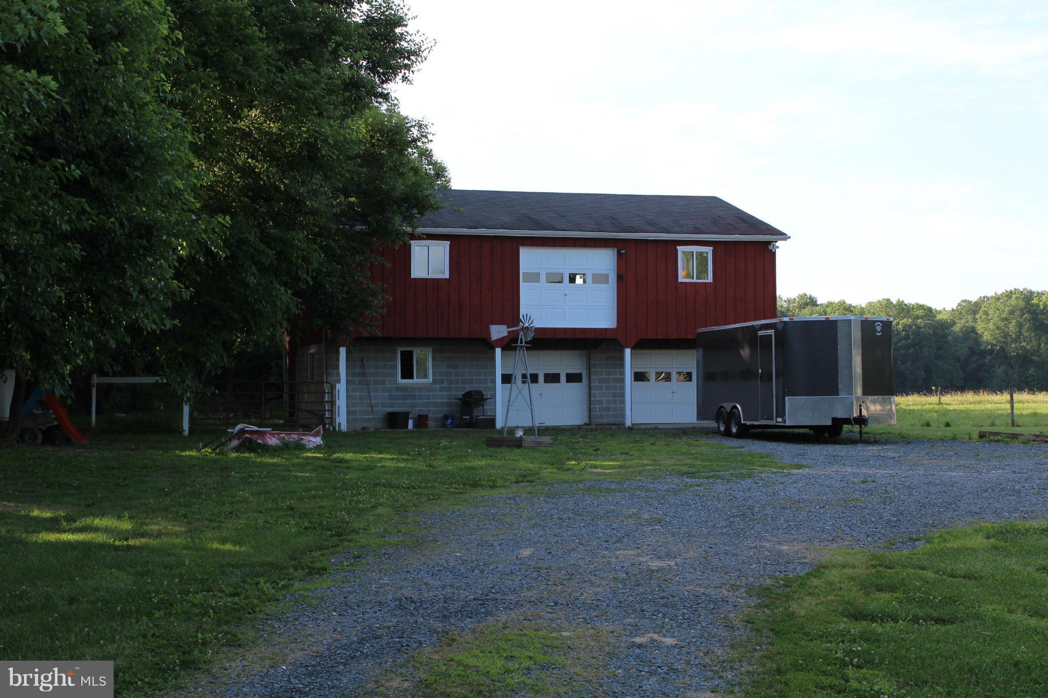 2178 Cecilton Warwick Road Warwick, MD 21912 - Photo 4 of 28 The BArn/Shop with two stalls