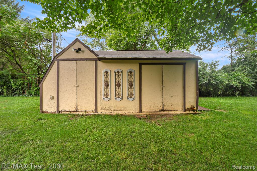 1895 Big Trail Road Walled Lake, MI 48390 - Photo 35 of 40 Gallery Image 35
