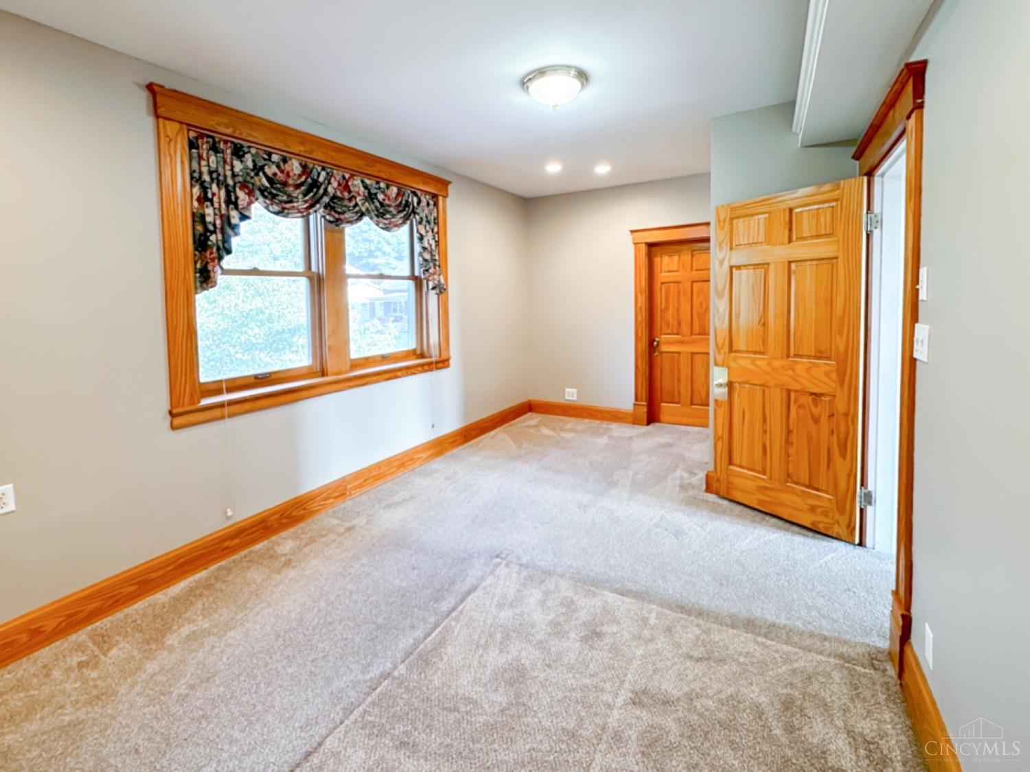 3927 North Bend Road Cheviot, OH 45211 - Photo 18 of 24