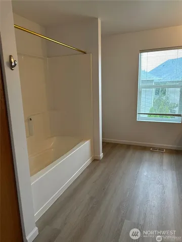 $3,400 | 19114 14th Drive Southeast, Bothell, WA 98012