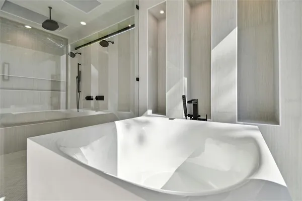 $2,999,900 | 17720 Royal Eagle Lane, Lutz, FL 33549