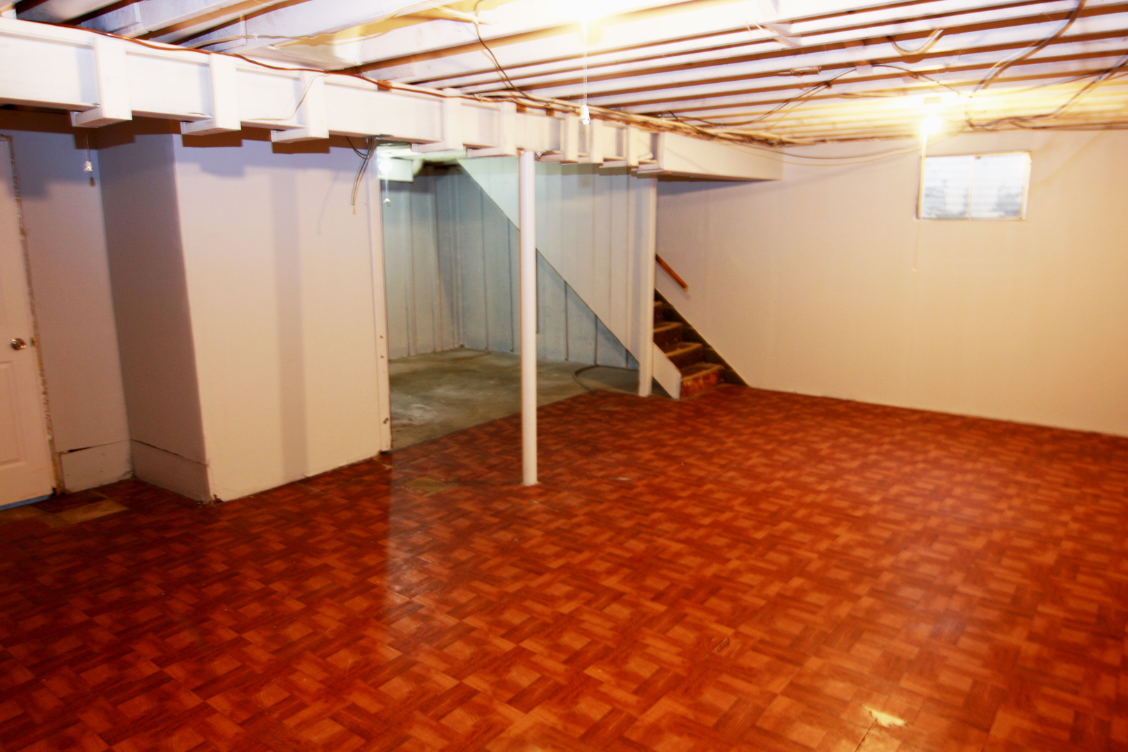 115 Kings Road Carpentersville, IL 60110 - Photo 13 of 16 a view of a room with an entryway