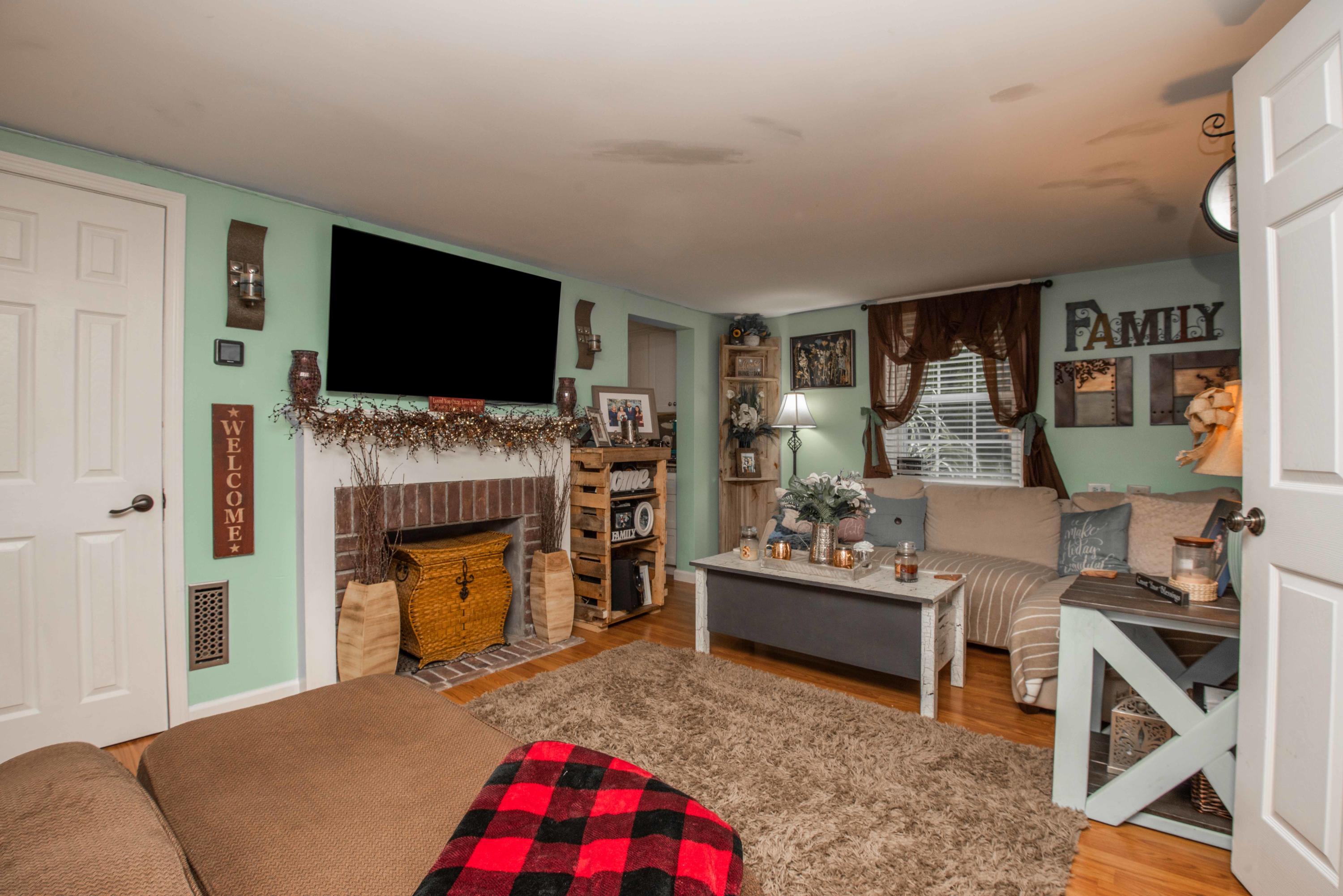 222 Oak Road Norris, TN 37828 - Photo 7 of 30 living 1_1
