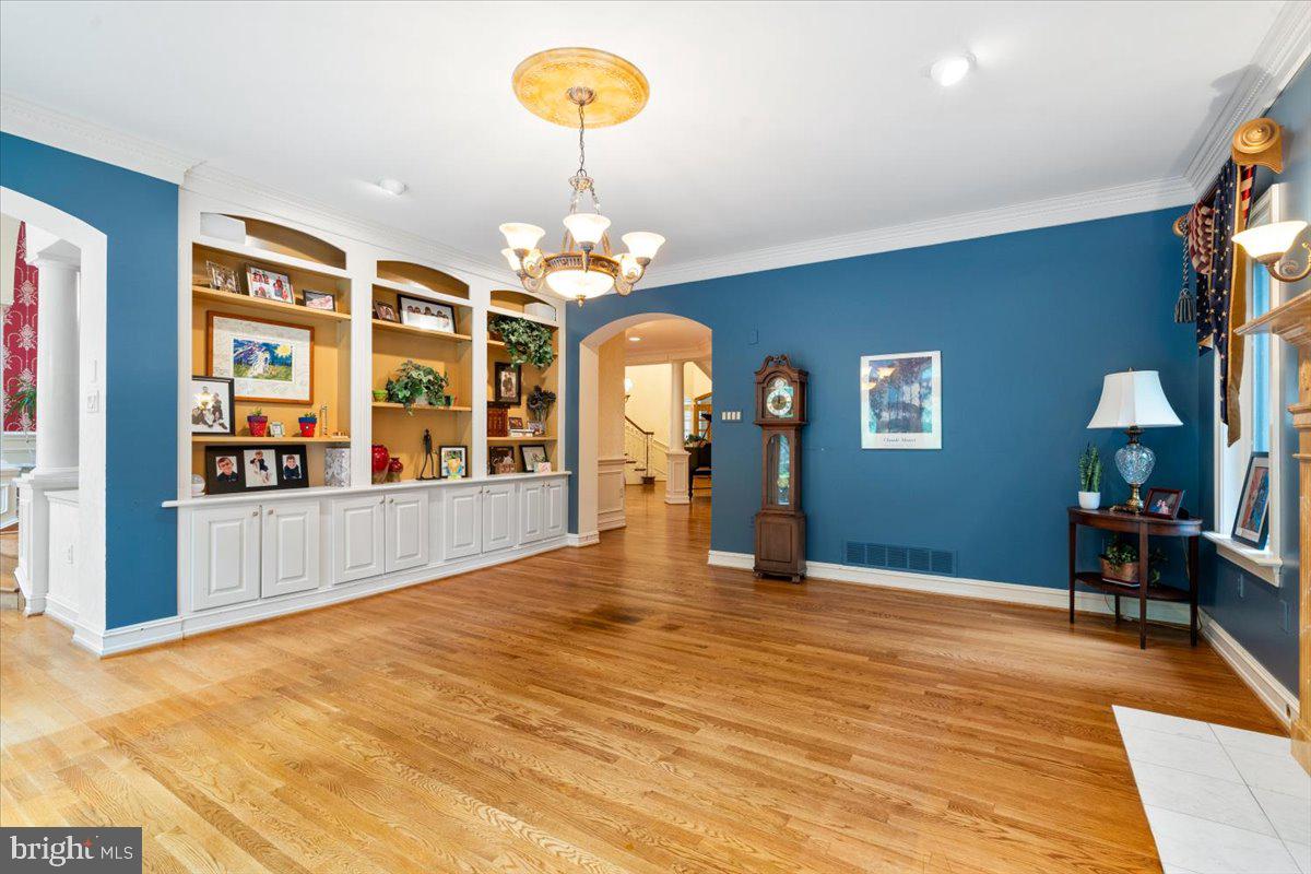 5948 White Flint Drive Frederick, MD 21702 - Photo 28 of 94 Custom built-ins