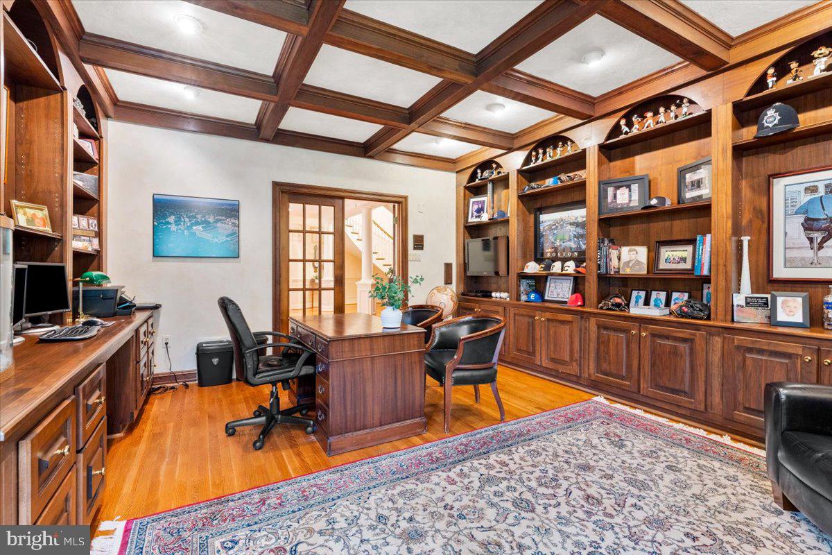5948 White Flint Drive Frederick, MD 21702 - Photo 30 of 94 a view of a livingroom with workspace and a couch