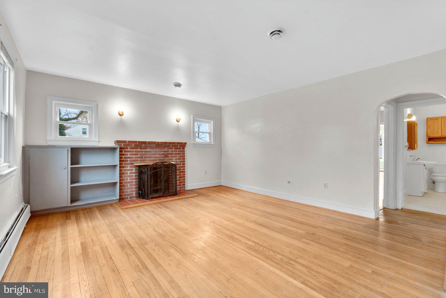5908 Medora Road Linthicum, MD 21090 - Photo 5 of 30 Living Room