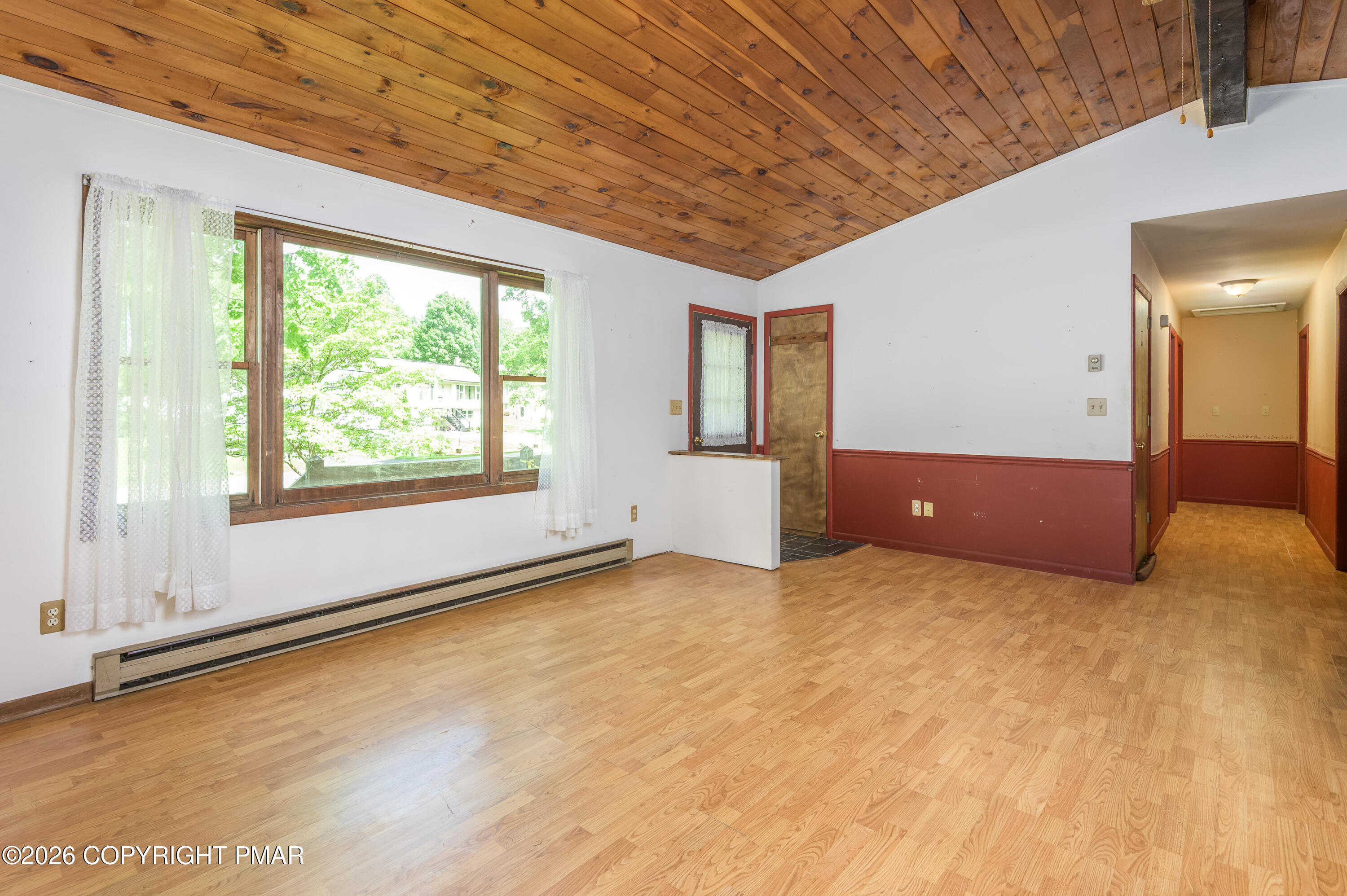 2289 Walnut Trail Bushkill, PA 18324 - Photo 3 of 32 Living room