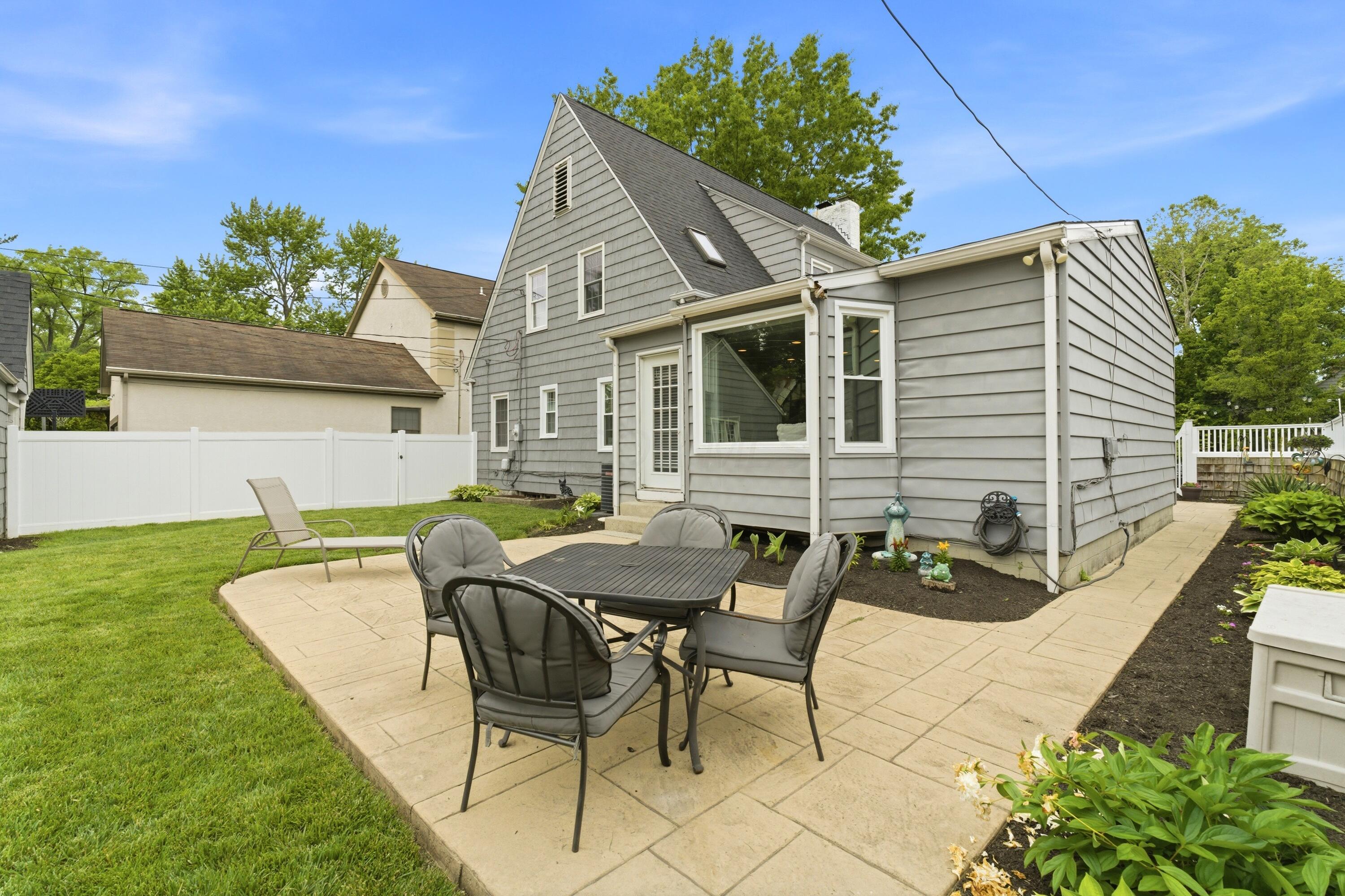 2565 Bexley Park Road Bexley, OH 43209 - Photo 49 of 55 Rear Patio