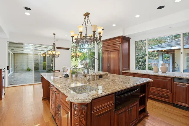 $2,399,000 | 3895 Fair Oaks Boulevard, Sacramento, CA 95864