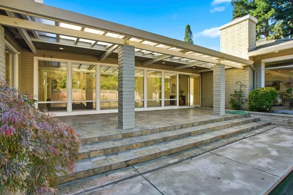 $2,324,000 | 3895 Fair Oaks Boulevard, Sacramento, CA 95864