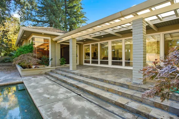 $2,324,000 | 3895 Fair Oaks Boulevard, Sacramento, CA 95864