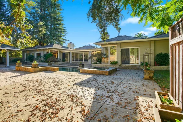 $2,324,000 | 3895 Fair Oaks Boulevard, Sacramento, CA 95864
