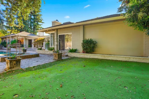 $2,324,000 | 3895 Fair Oaks Boulevard, Sacramento, CA 95864