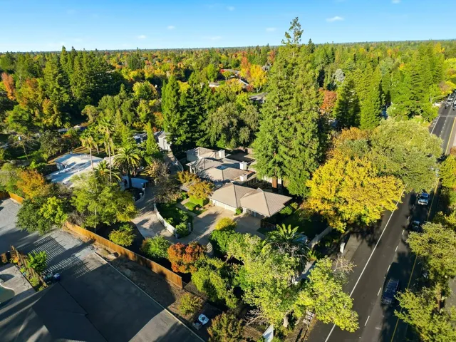 $2,399,000 | 3895 Fair Oaks Boulevard, Sacramento, CA 95864