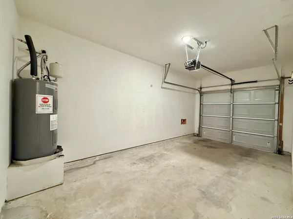 $1,195 | 6938 Crestway Road, Unit 4, San Antonio, TX 78239