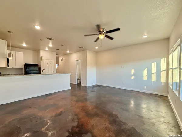 $1,195 | 6938 Crestway Road, Unit 4, San Antonio, TX 78239