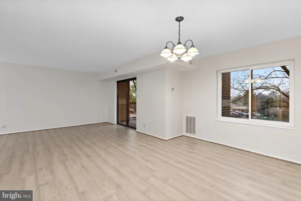 $3,300 | 8340 Greensboro Drive, Unit 207, McLean, VA 22102