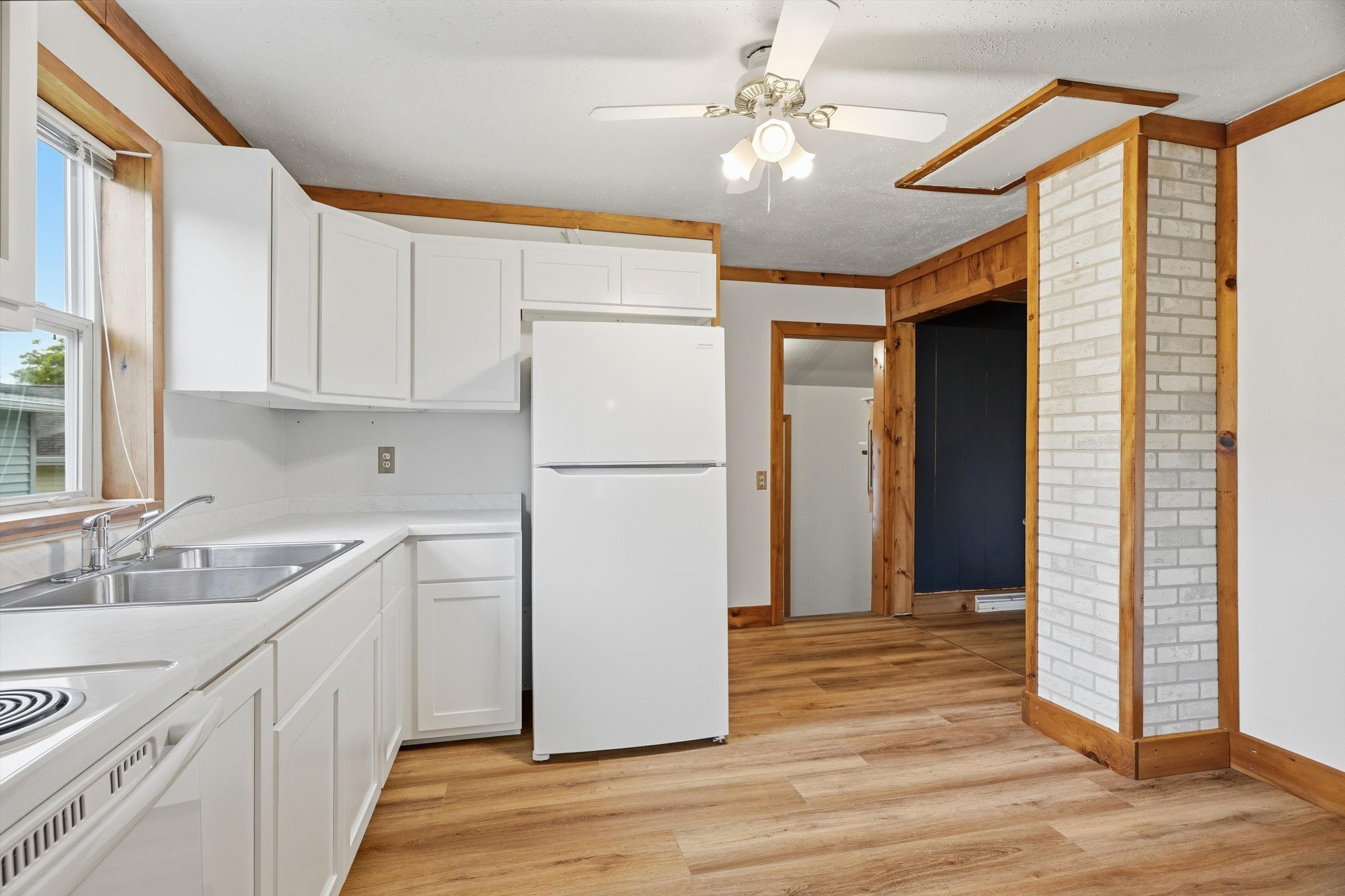 608 East 9th Street Marshfield, WI 54449 - Photo 8 of 25