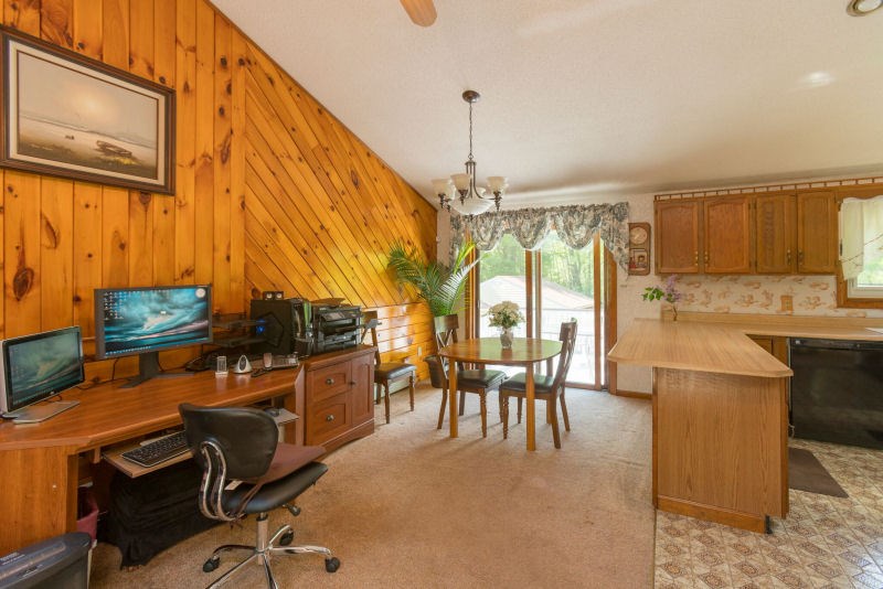 1250 E Road Tiverton, RI 02878 - Photo 6 of 19
