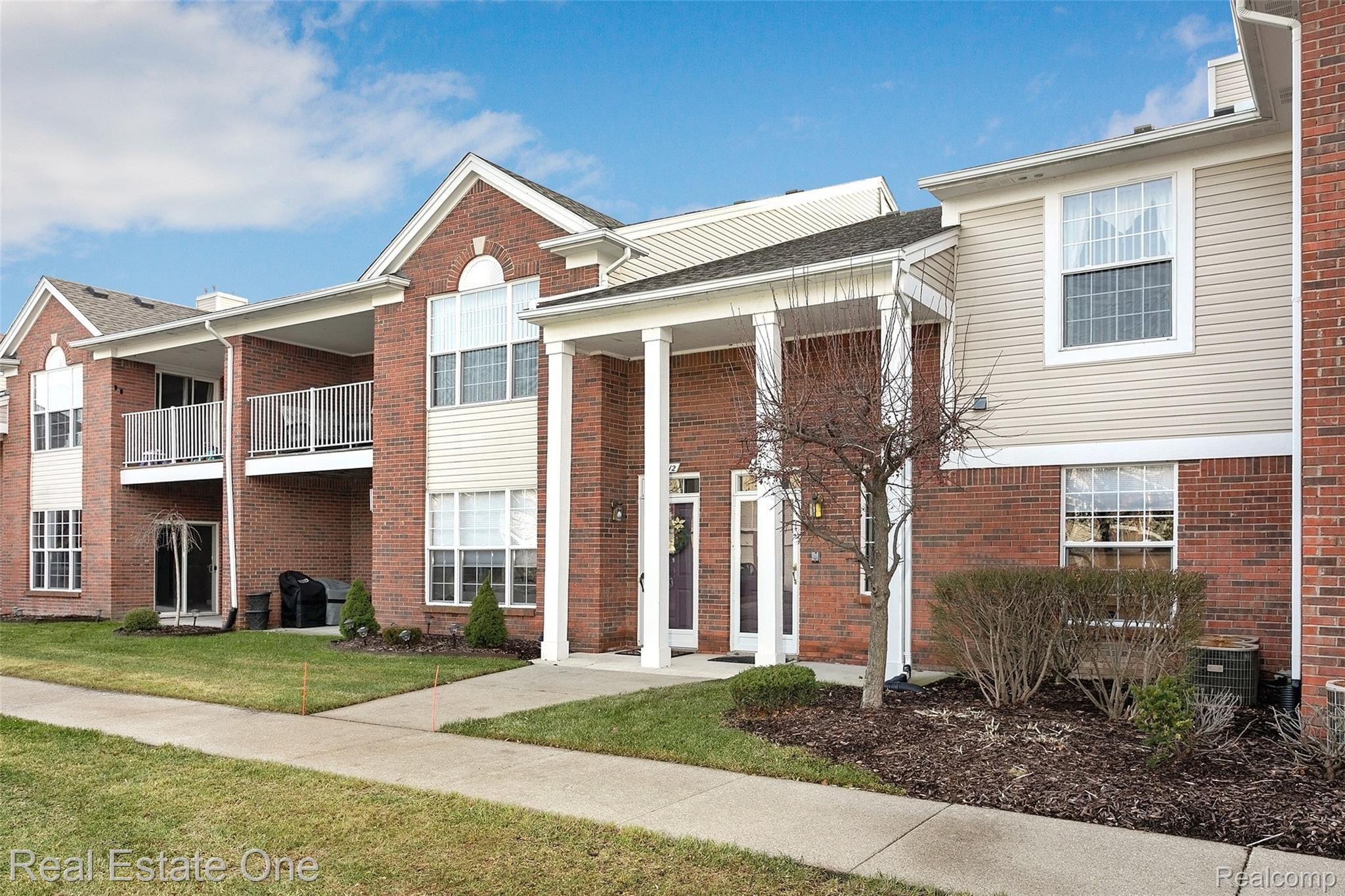 46116 Rhodes Drive Macomb, MI 48044 - Photo 1 of 27 Rhodes-1.jpg