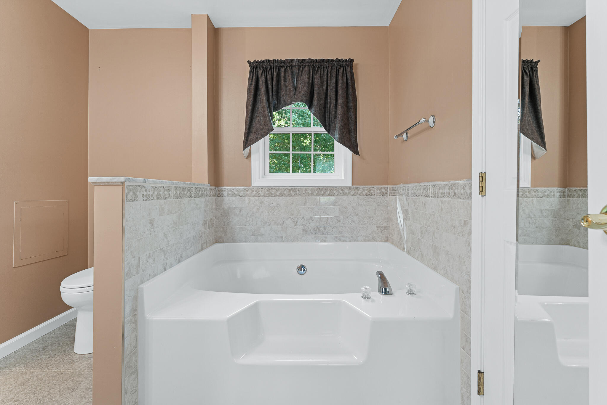 296 North Berwick Road Wells, ME 04090 - Photo 20 of 44 296 N Berwick RdPrimary bath Tub-24