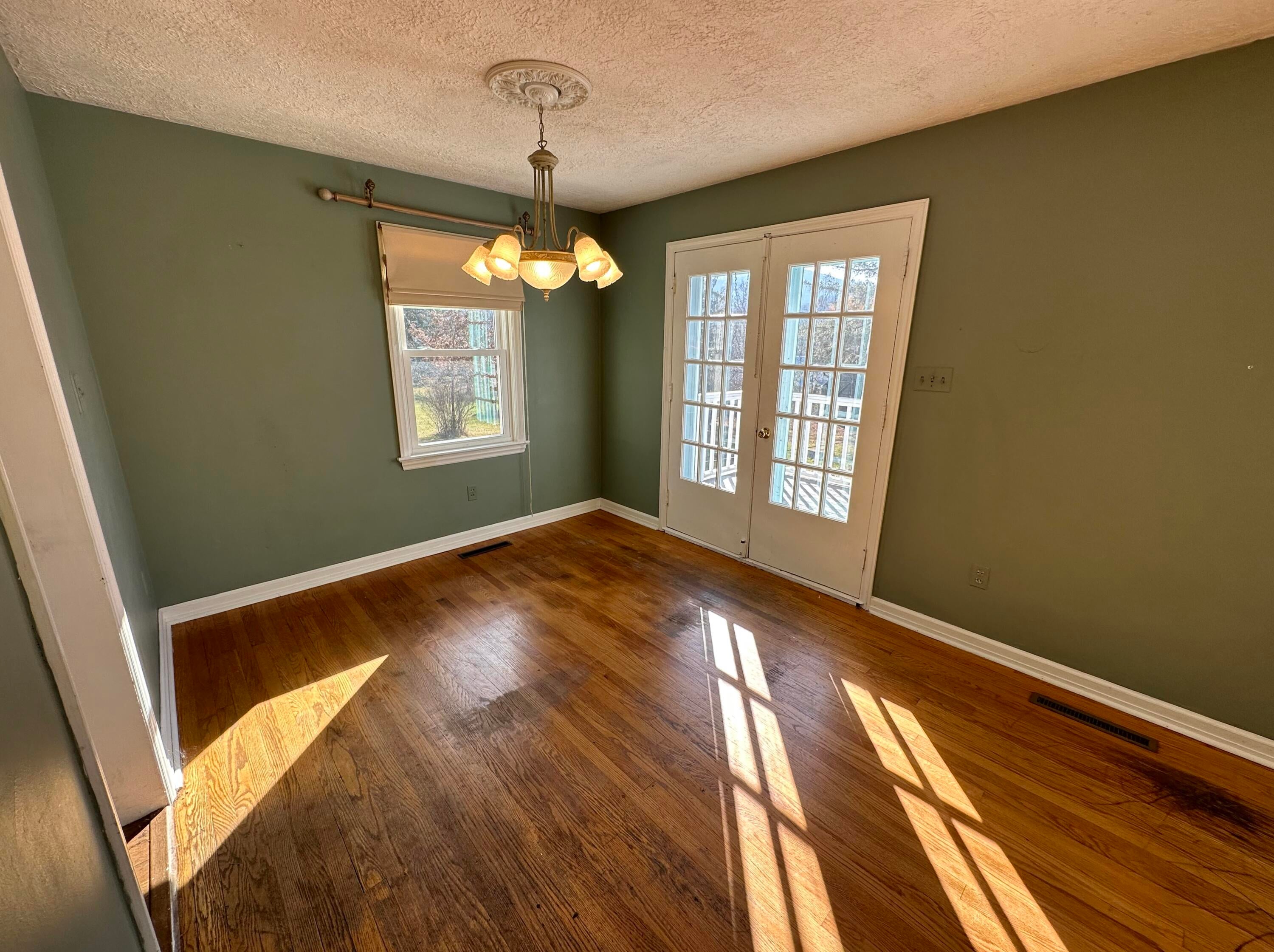 343 Rowan Road White Sulphur Springs, WV 24986 - Photo 17 of 43 Gallery Image 17