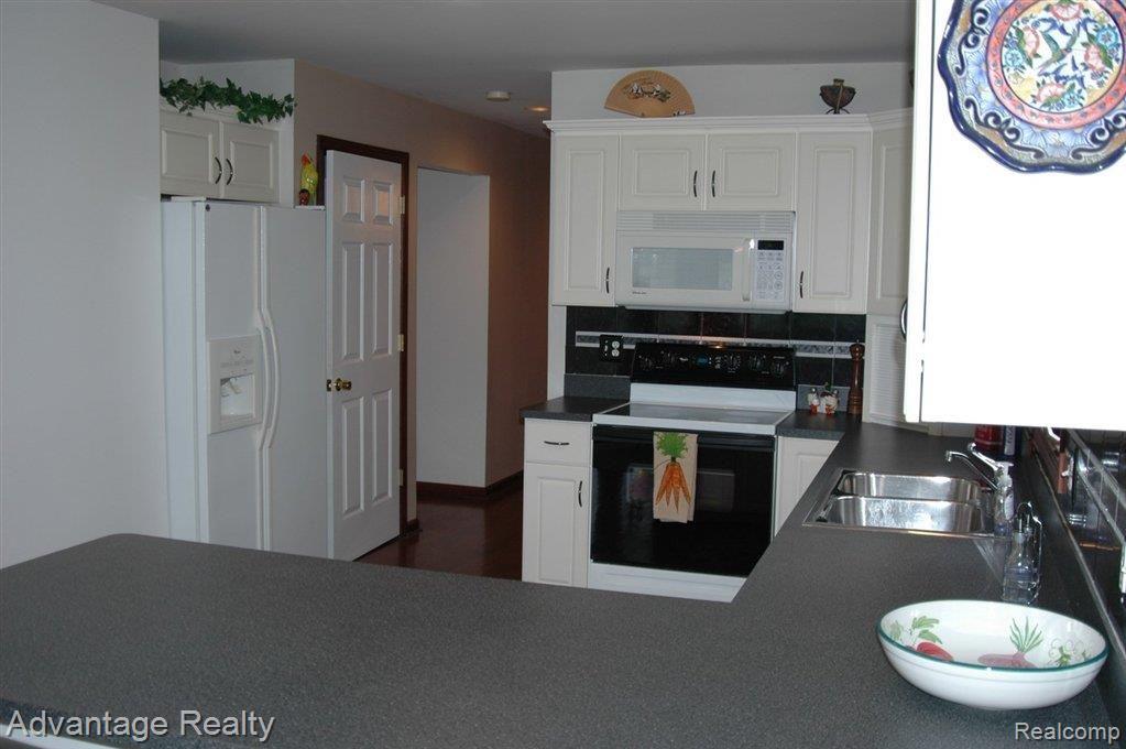 33005 Sutton Road New Baltimore, MI 48047 - Photo 17 of 26 DSC_0579 (Copy).JPG