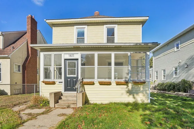 $340,000 | 1611 Edmund Avenue West, St. Paul, MN 55104