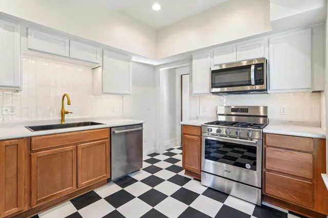 $340,000 | 1611 Edmund Avenue West, St. Paul, MN 55104