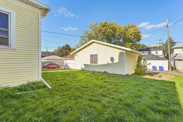 $340,000 | 1611 Edmund Avenue West, St. Paul, MN 55104