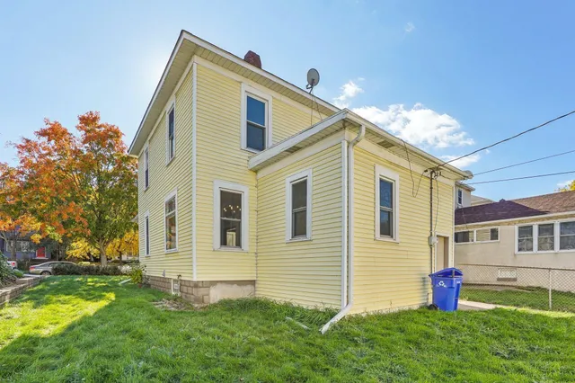 $340,000 | 1611 Edmund Avenue West, St. Paul, MN 55104