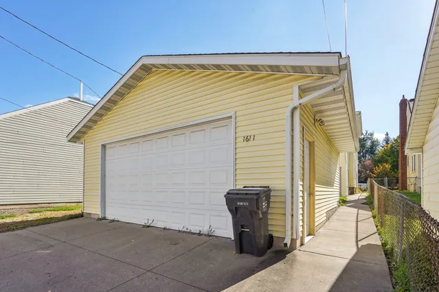 $340,000 | 1611 Edmund Avenue West, St. Paul, MN 55104