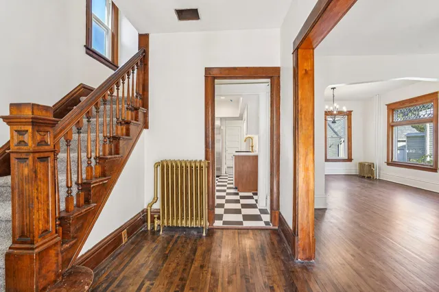 $340,000 | 1611 Edmund Avenue West, St. Paul, MN 55104