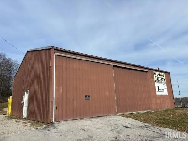 $249,000 | 2465 Old Highway 60 West, Mitchell, IN 47446