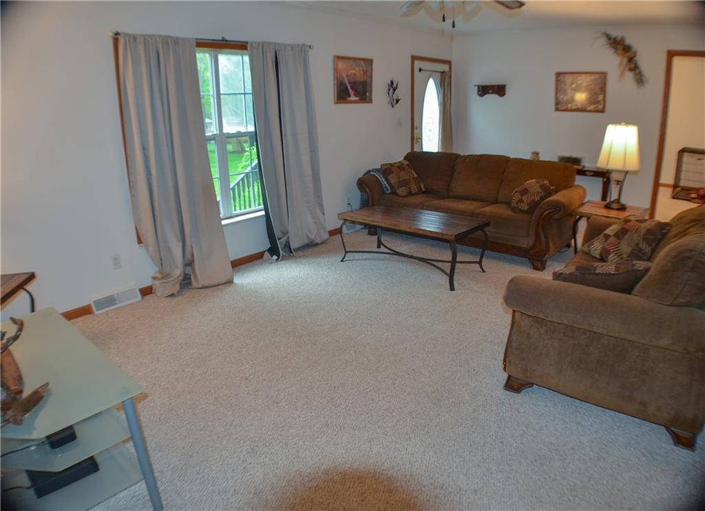 258 Community Park Road Vandergrift, PA 15690 - Photo 2 of 25 Gallery Image 2