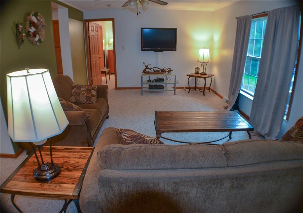258 Community Park Road Vandergrift, PA 15690 - Photo 4 of 25 Gallery Image 4