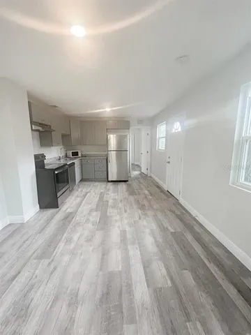 $1,250 | 1514 38th Avenue North, St. Petersburg, FL 33704