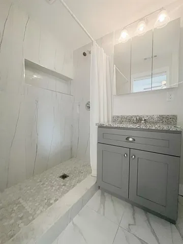 $1,250 | 1514 38th Avenue North, St. Petersburg, FL 33704